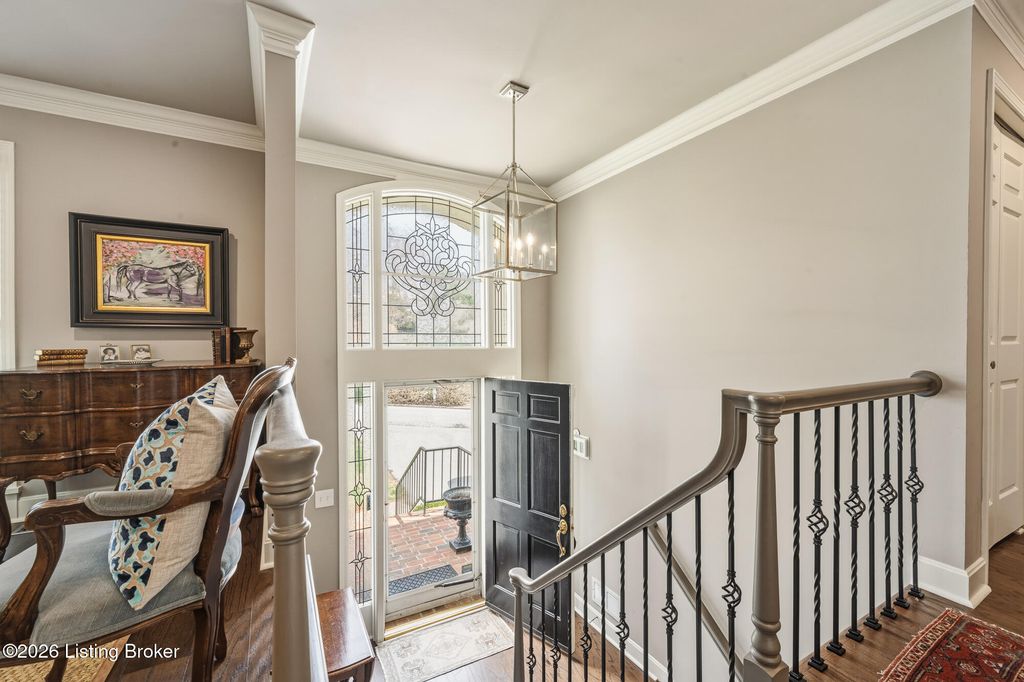 Photo of 1202 Wellington Pl, Louisville, KY 40207 (MLS # 1712278)