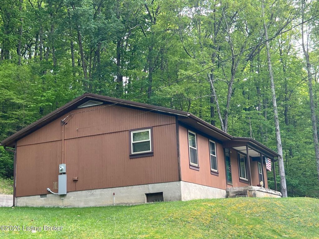 Photo of 373 Green Valley Dr, Lebanon Junction, KY 40150 (MLS # 1716511)