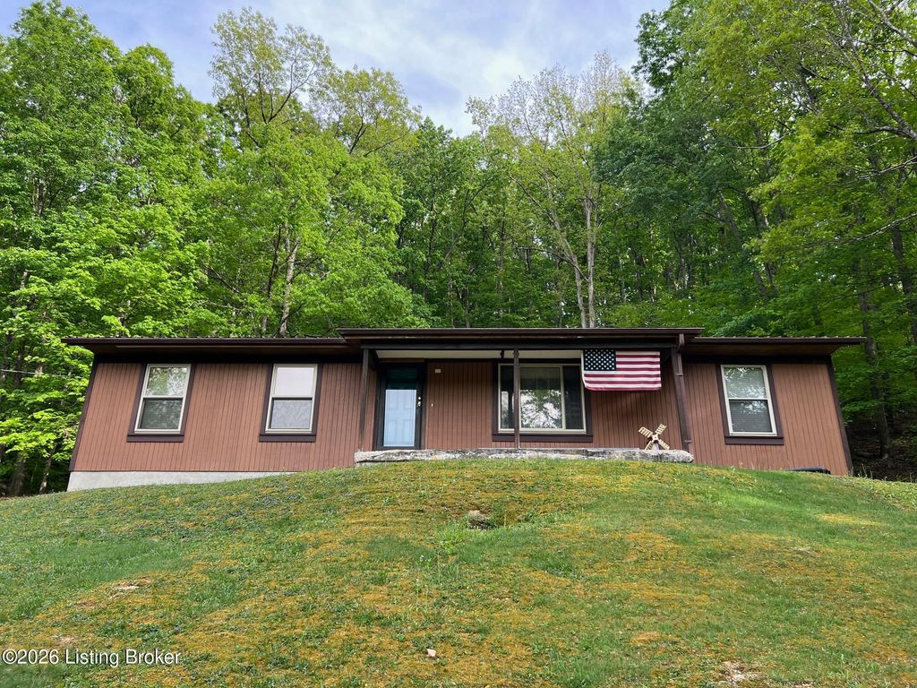 Photo of 373 Green Valley Dr, Lebanon Junction, KY 40150 (MLS # 1716511)