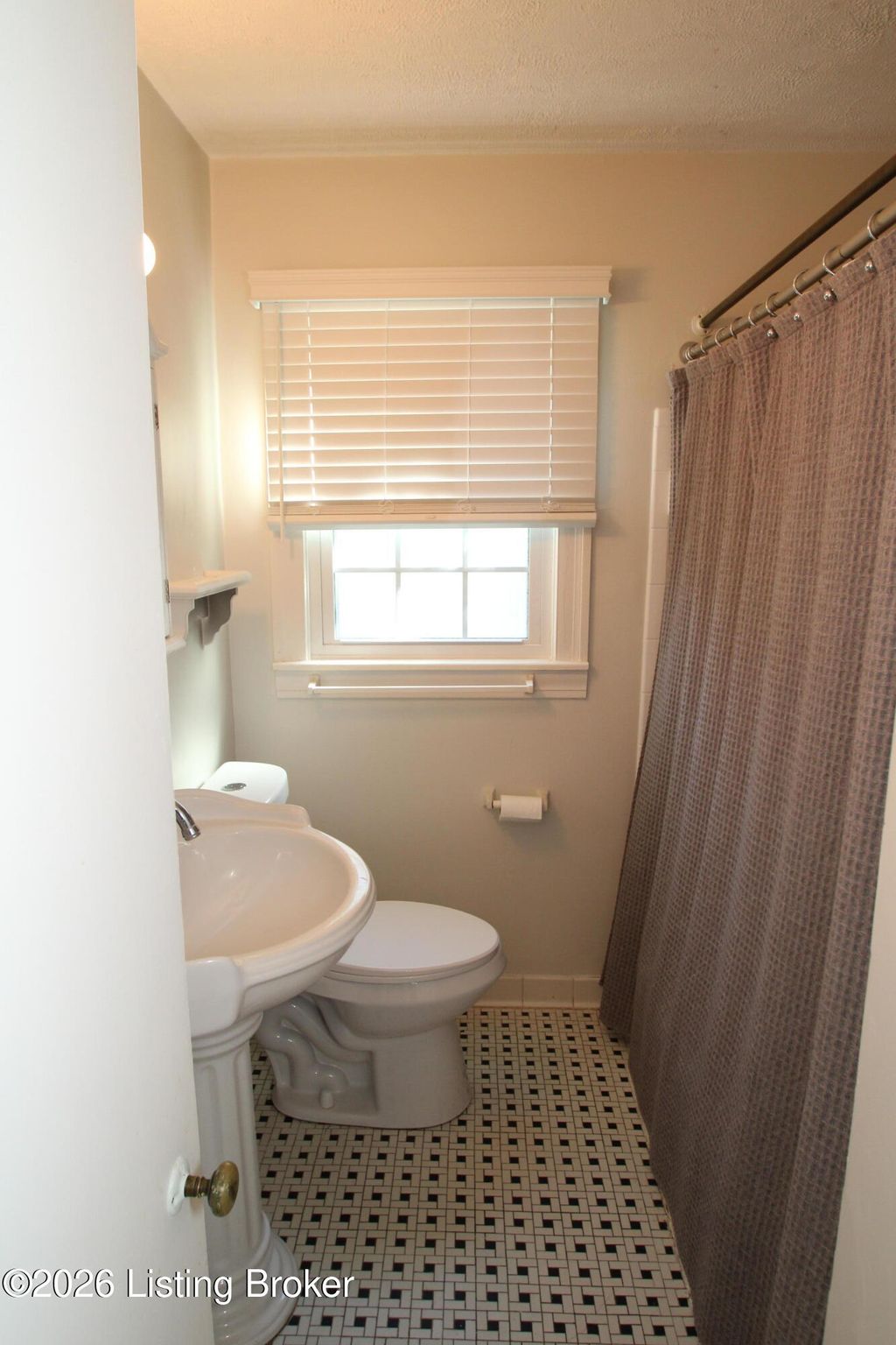 Photo of 3806 Napanee Rd, Louisville, KY 40207 (MLS # 1715206)