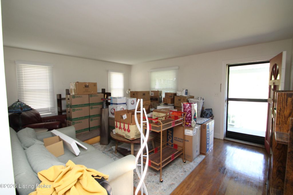 Photo of 3806 Napanee Rd, Louisville, KY 40207 (MLS # 1715206)