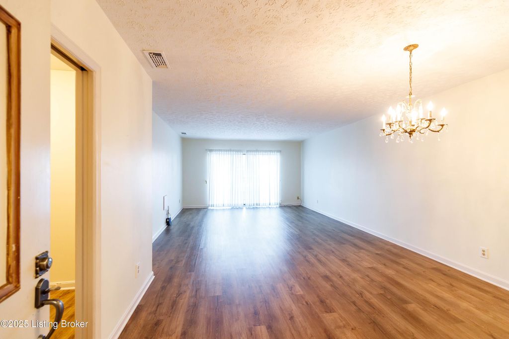 Photo of 4180 Lyndon Way #UNIT 210, Louisville, KY 40207 (MLS # 1703510)