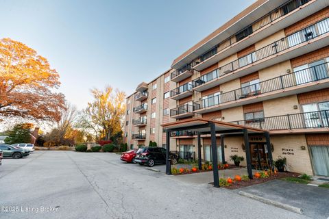 Photo of 4180 Lyndon Way #UNIT 210, Louisville, KY 40207 (MLS # 1703510)