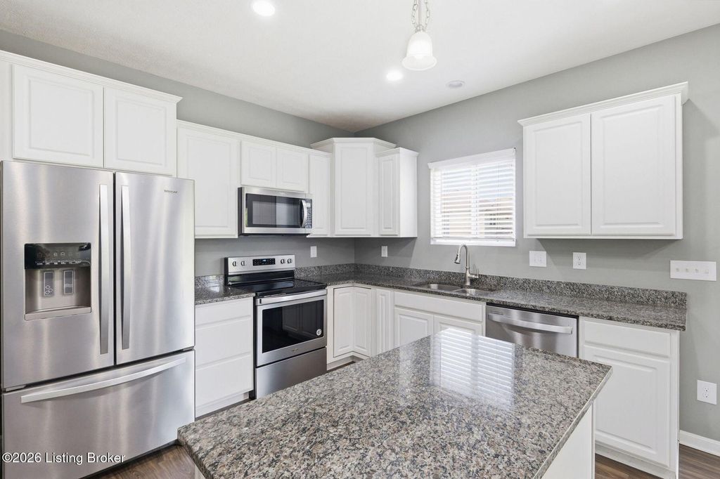 Photo of 12052 Parkview Trace Dr, Louisville, KY 40229 (MLS # 1715672)