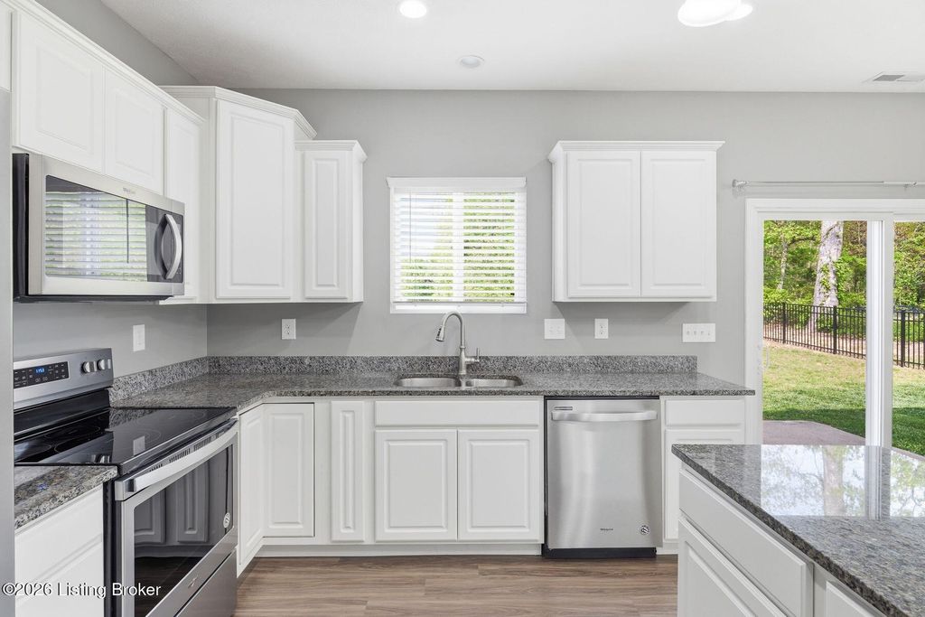 Photo of 12052 Parkview Trace Dr, Louisville, KY 40229 (MLS # 1715672)