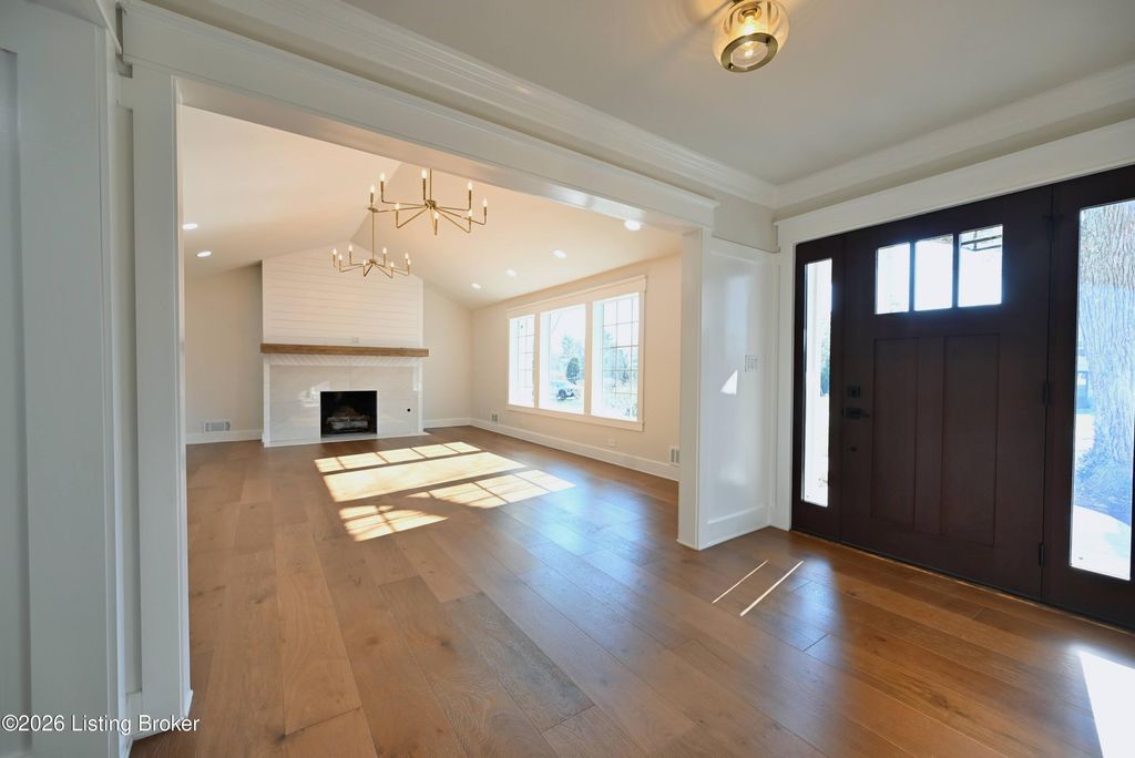 Photo of 2224 Wynnewood Cir, Louisville, KY 40222 (MLS # 1710419)