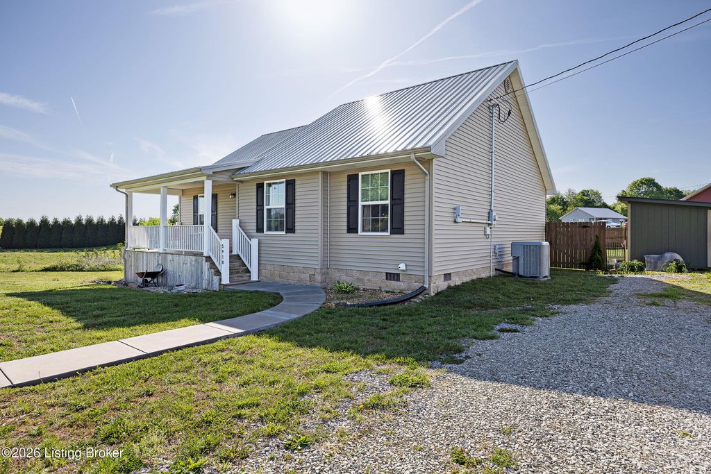 Photo of 5918 Stovall Rd, Cave City, KY 42127 (MLS # 1715813)