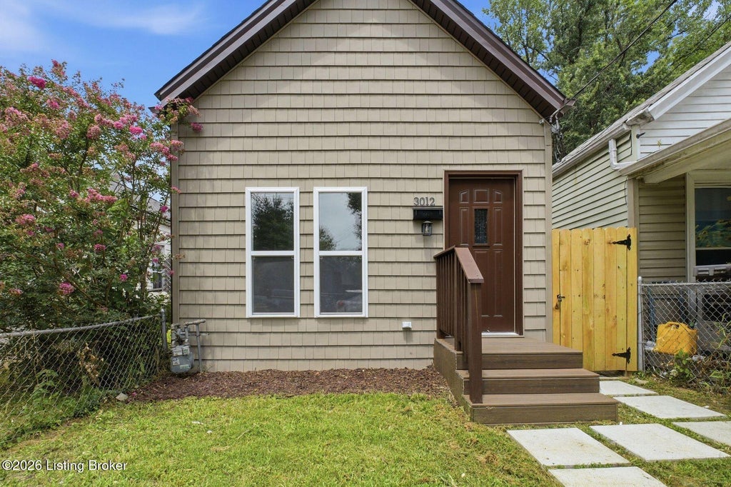 Photo of 3012 Montana Ave, Louisville, KY 40208 (MLS # 1724020)