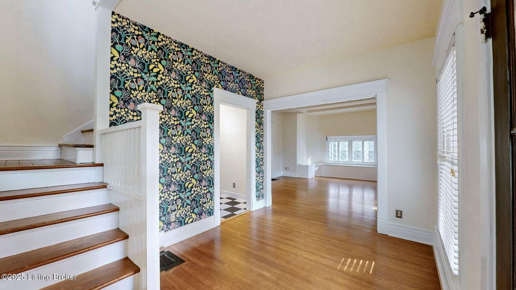 Photo of 5 Maple Ct, Louisville, KY 40214 (MLS # 1703522)