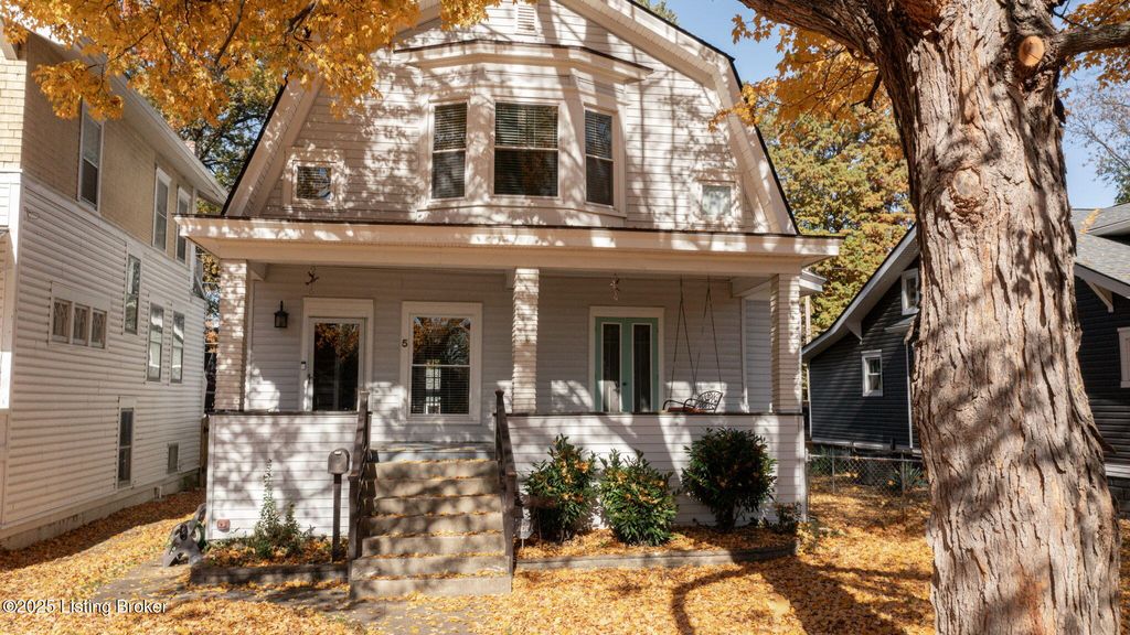 Photo of 5 Maple Ct, Louisville, KY 40214 (MLS # 1703522)