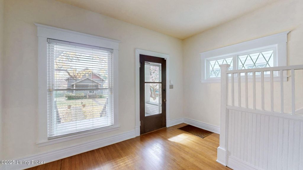 Photo of 5 Maple Ct, Louisville, KY 40214 (MLS # 1703522)