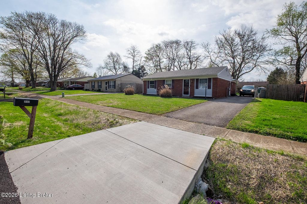 Photo of 217 E Blue Jay Rd, Louisville, KY 40229 (MLS # 1713005)