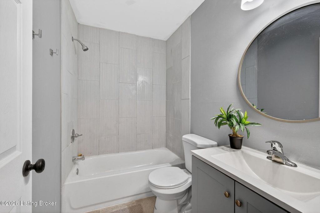 Photo of 1759 W Gaulbert Ave, Louisville, KY 40210 (MLS # 1714714)