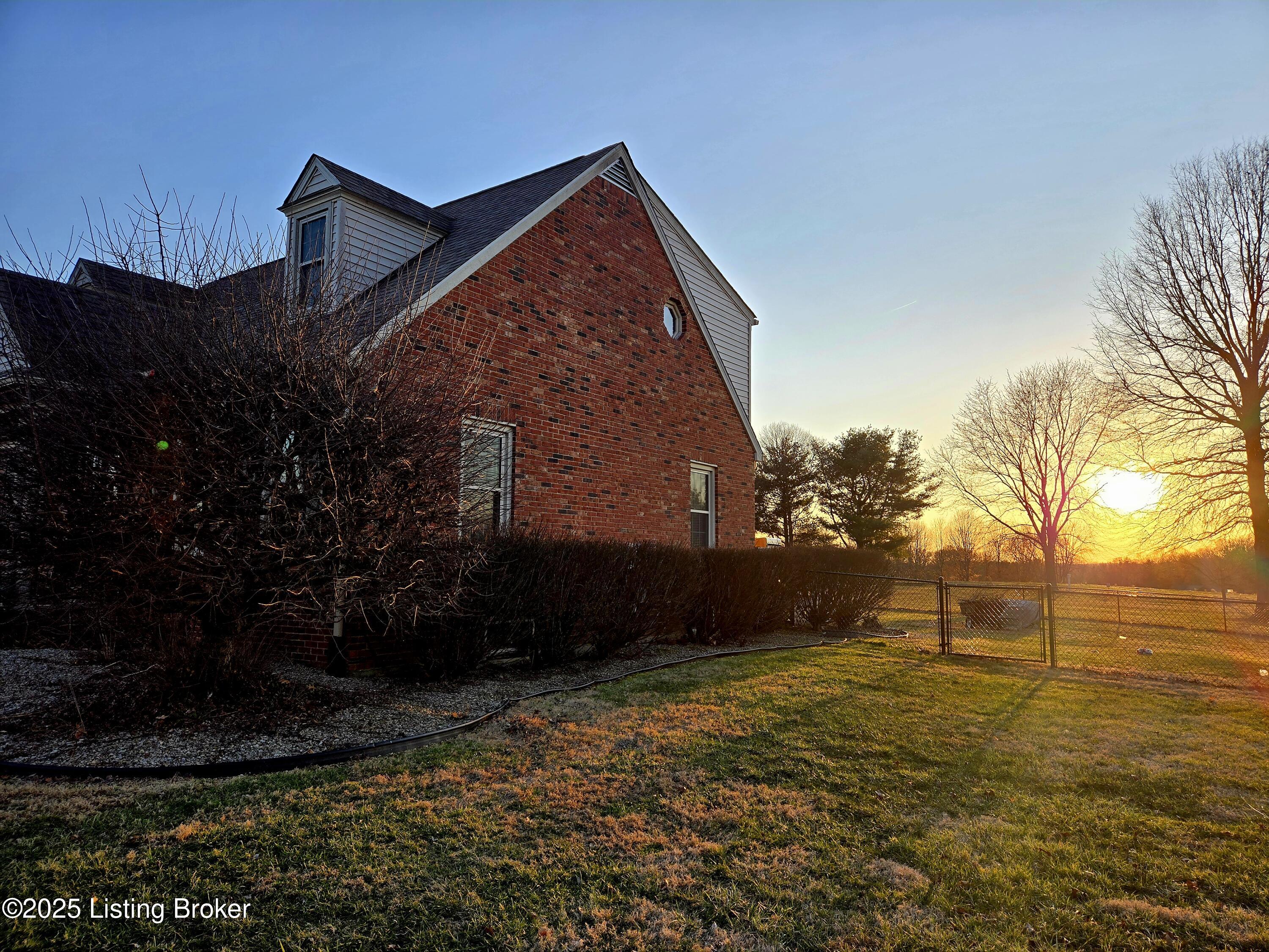 1220 Wedgewood Dr, Bardstown, Kentucky image 2
