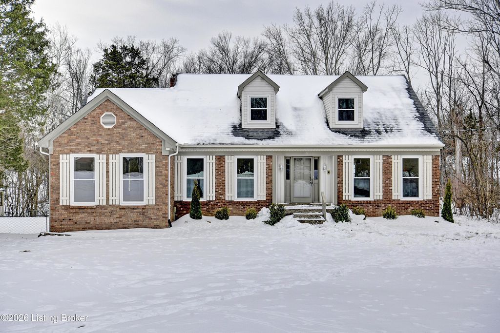 Photo of 1015 Benton Ridge Dr, Louisville, KY 40245 (MLS # 1708556)