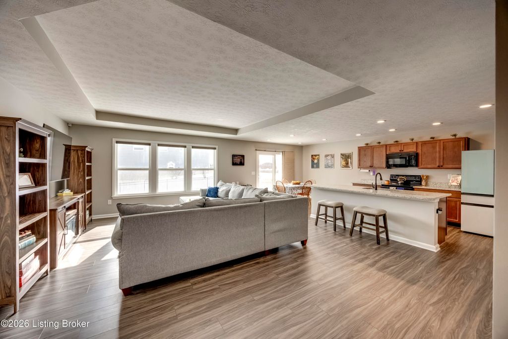 Photo of 175 Strawberry Field Dr, Mt Washington, KY 40047 (MLS # 1708468)