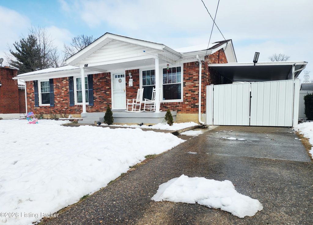 Photo of 4907 Rockaway Cir, Louisville, KY 40216 (MLS # 1708565)