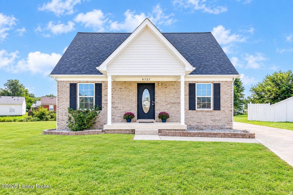 Photo of 9727 Brooks Bend Rd, Louisville, KY 40258 (MLS # 1732114)