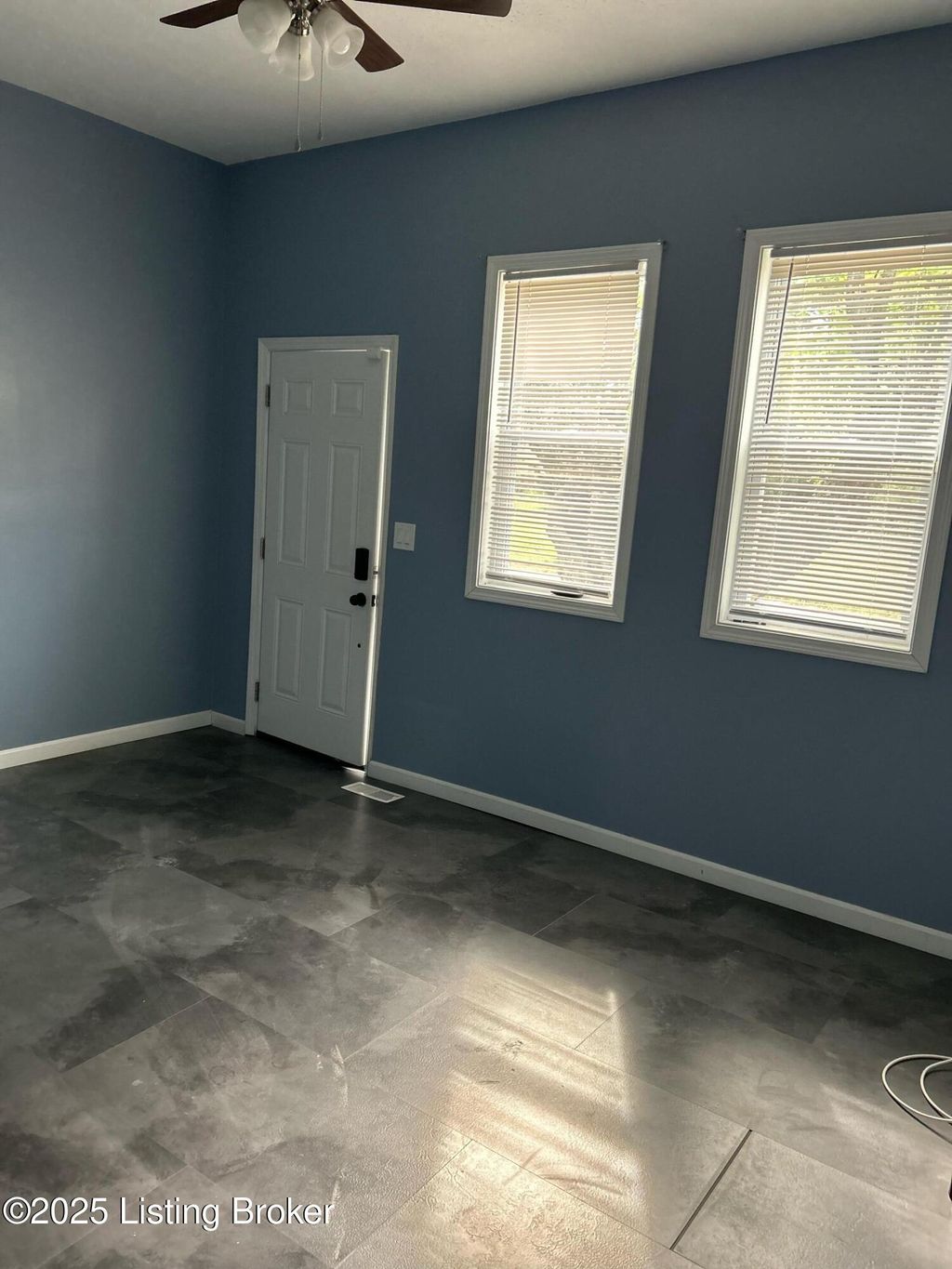 Photo of 1455 S 12th St, Louisville, KY 40210 (MLS # 1704950)