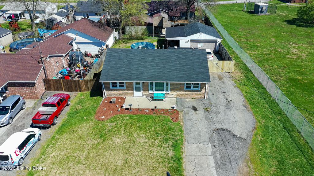 Photo of 7209 Watson Ln, Louisville, KY 40272 (MLS # 1713466)