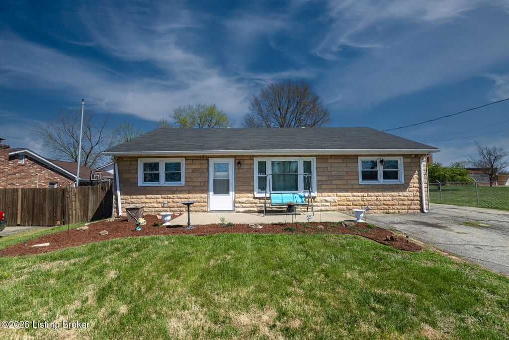 Photo of 7209 Watson Ln, Louisville, KY 40272 (MLS # 1713466)