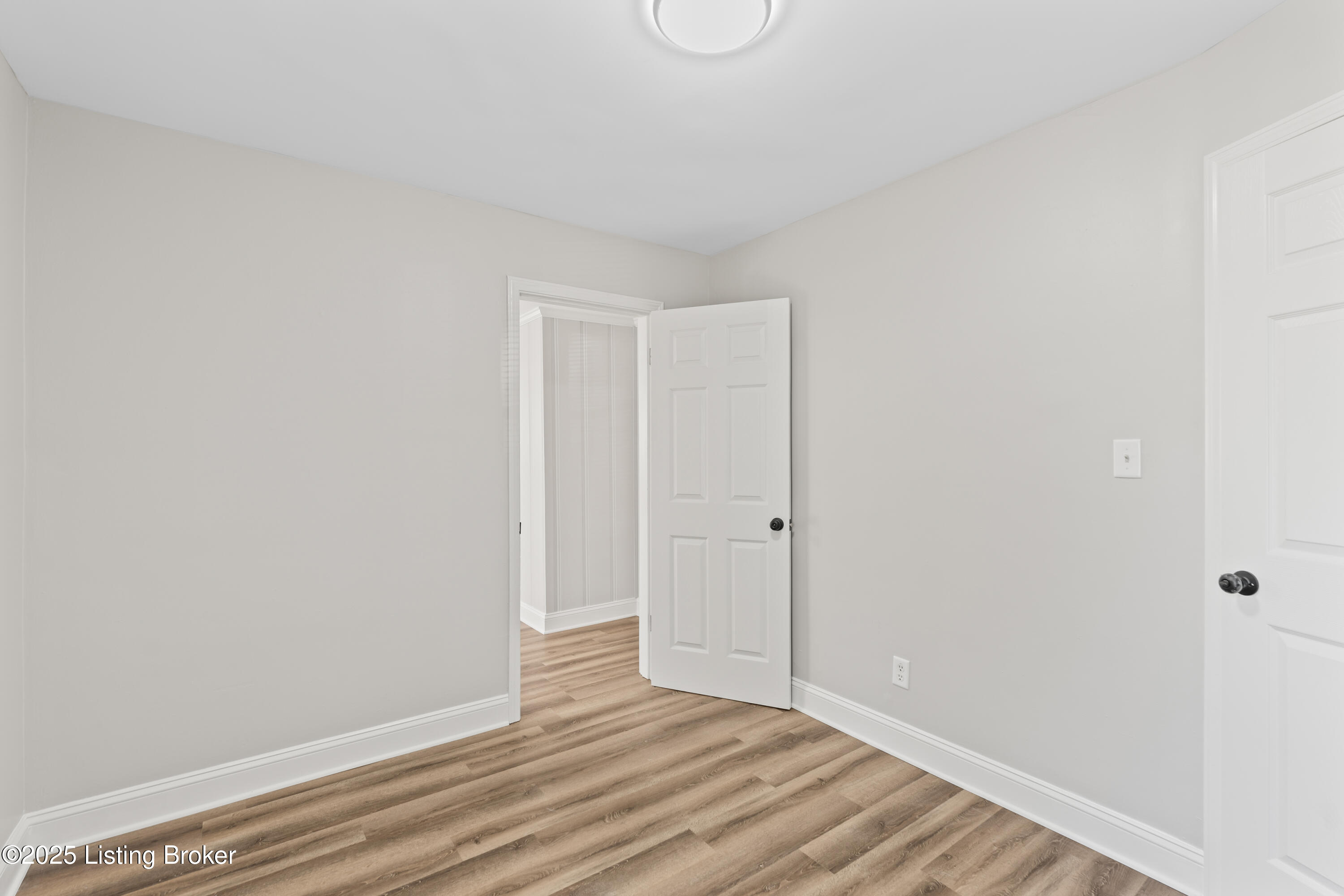 2609 Lindsay Ave, Louisville, Kentucky image 15