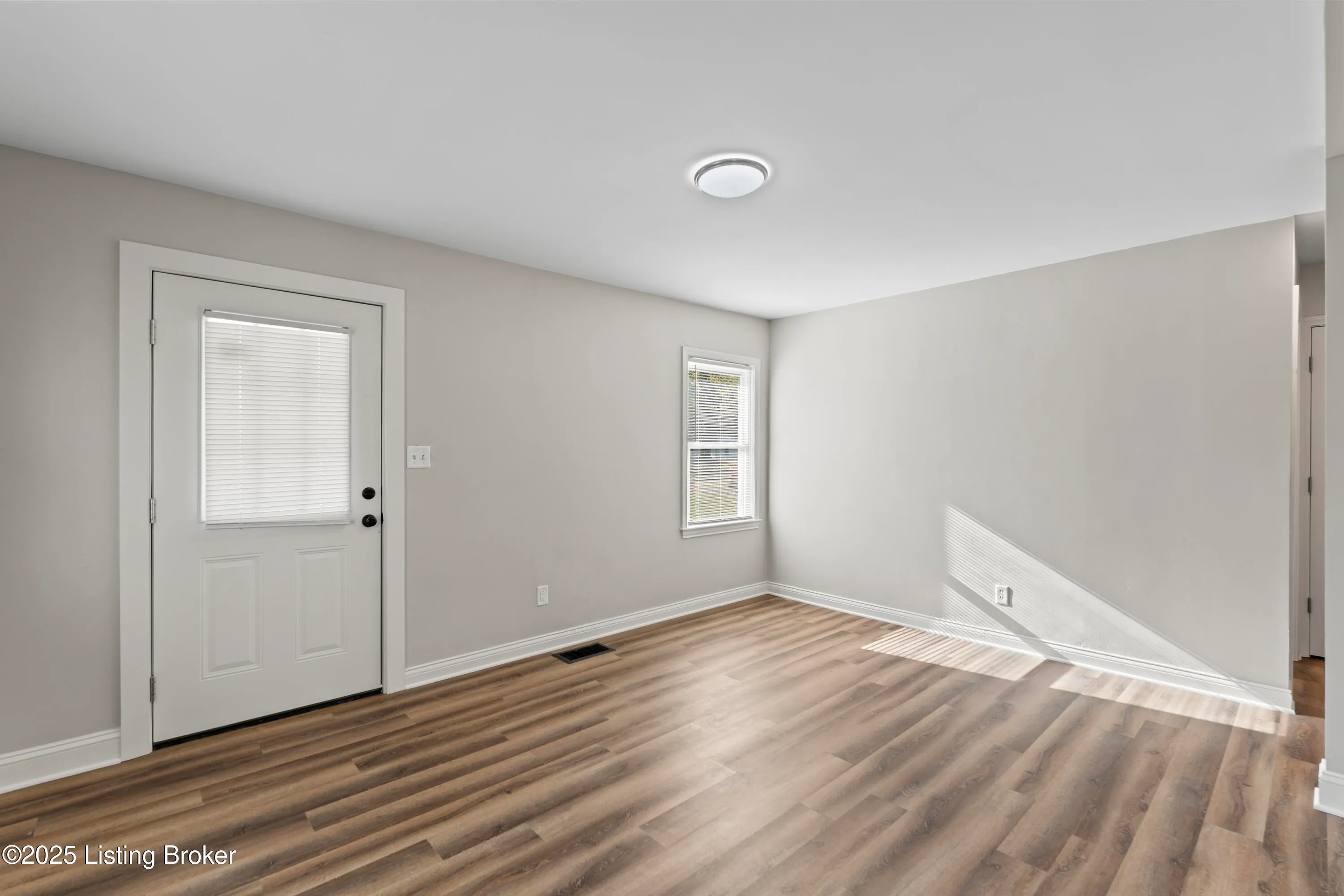 Louisville, Kentucky 40206, United States, 4 Bedrooms Bedrooms, ,2 BathroomsBathrooms,Residential,Active,14405