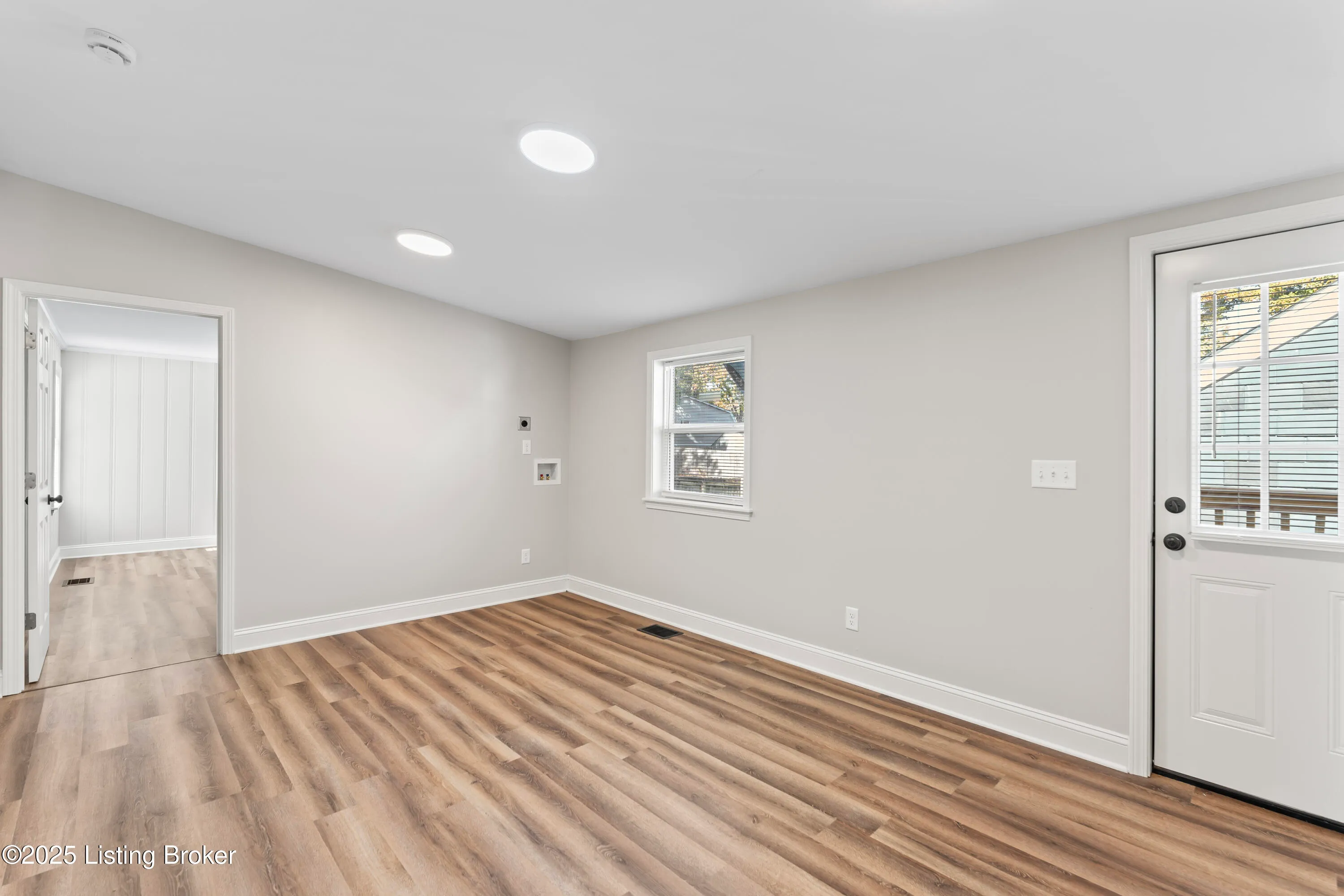 Louisville, Kentucky 40206, United States, 4 Bedrooms Bedrooms, ,2 BathroomsBathrooms,Residential,Active,14405