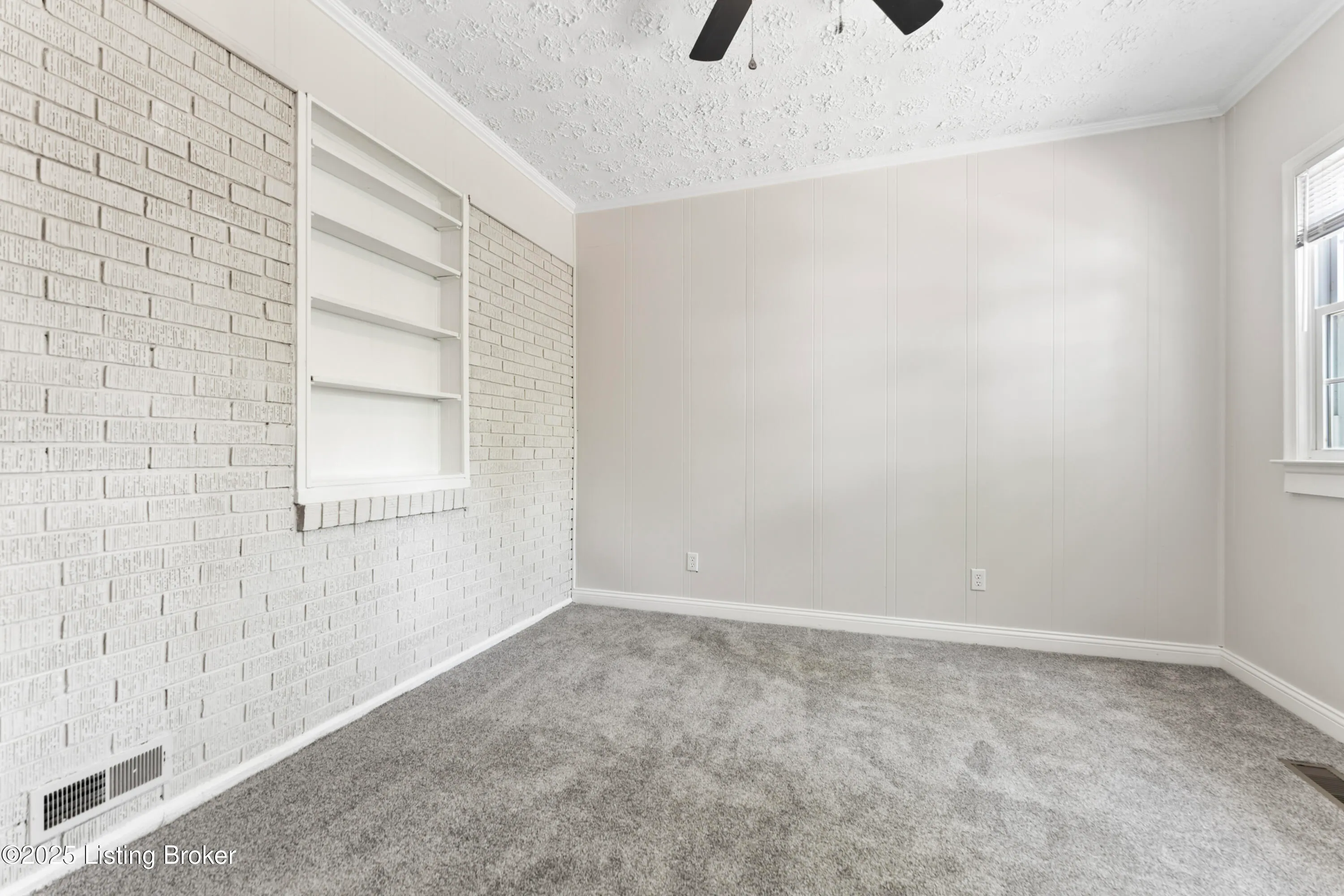 Louisville, Kentucky 40219, United States, 4 Bedrooms Bedrooms, ,2 BathroomsBathrooms,Residential,Active,189583