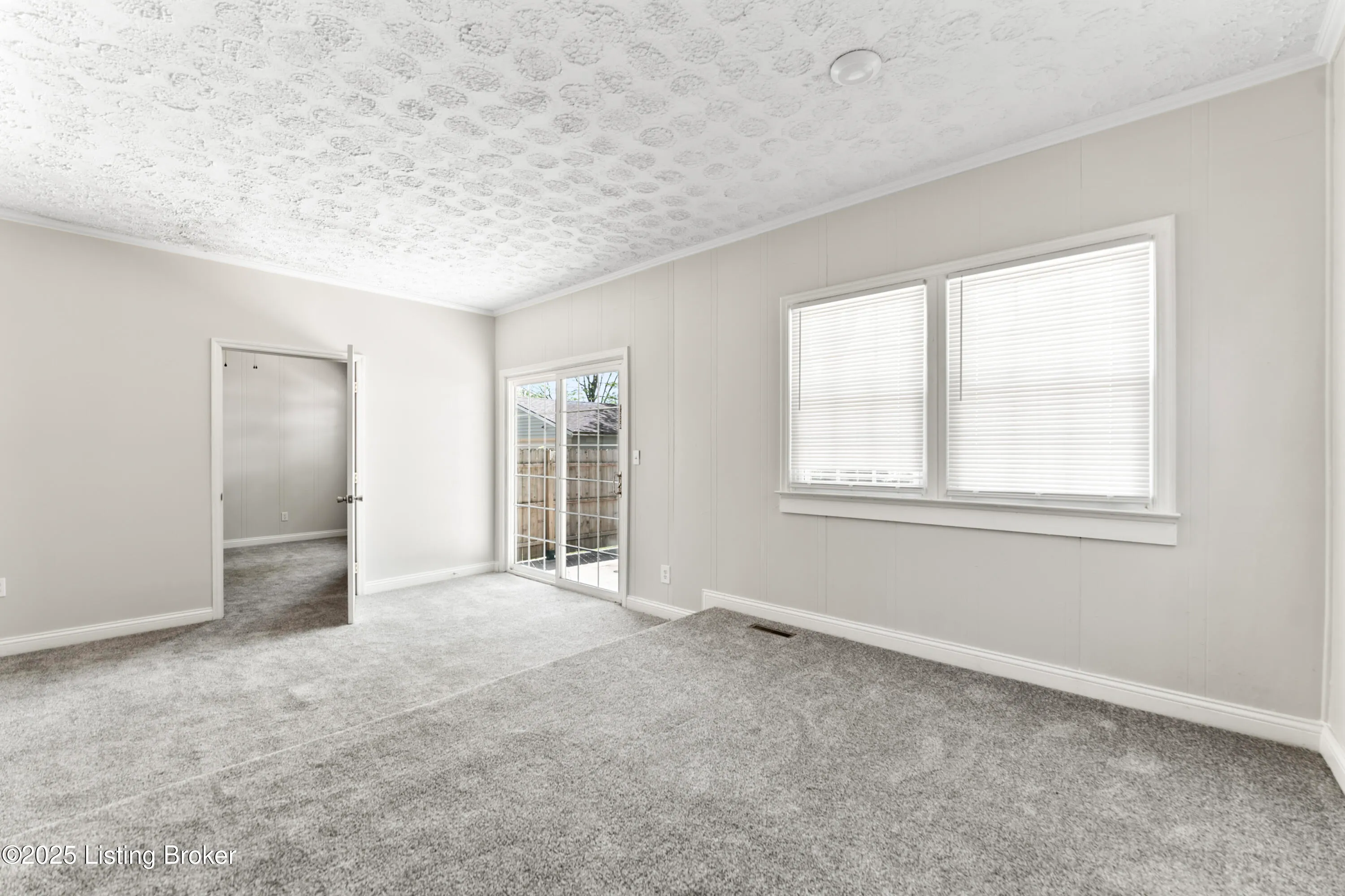 Louisville, Kentucky 40219, United States, 4 Bedrooms Bedrooms, ,2 BathroomsBathrooms,Residential,Active,189583