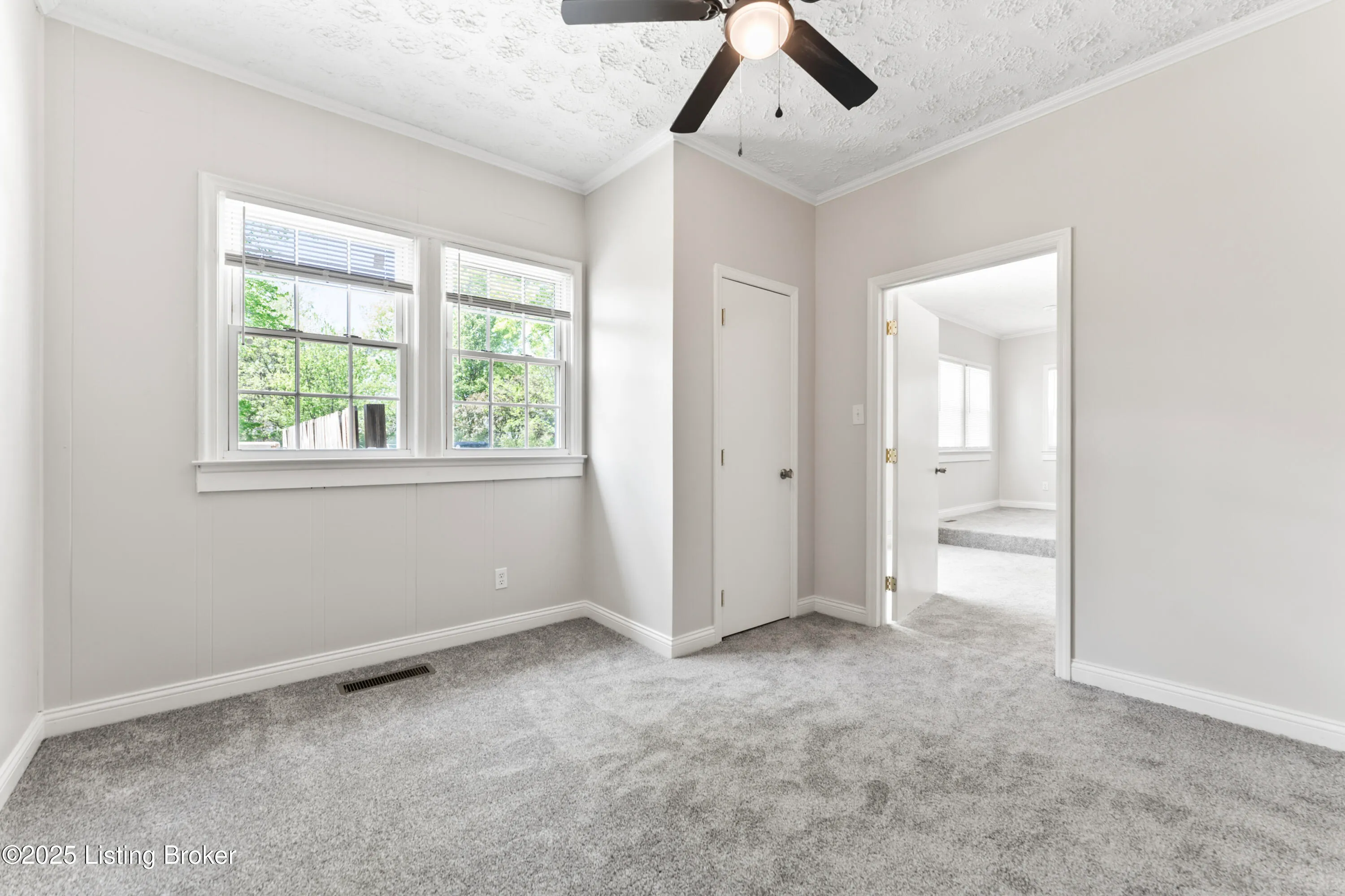 Louisville, Kentucky 40219, United States, 4 Bedrooms Bedrooms, ,2 BathroomsBathrooms,Residential,Active,189583