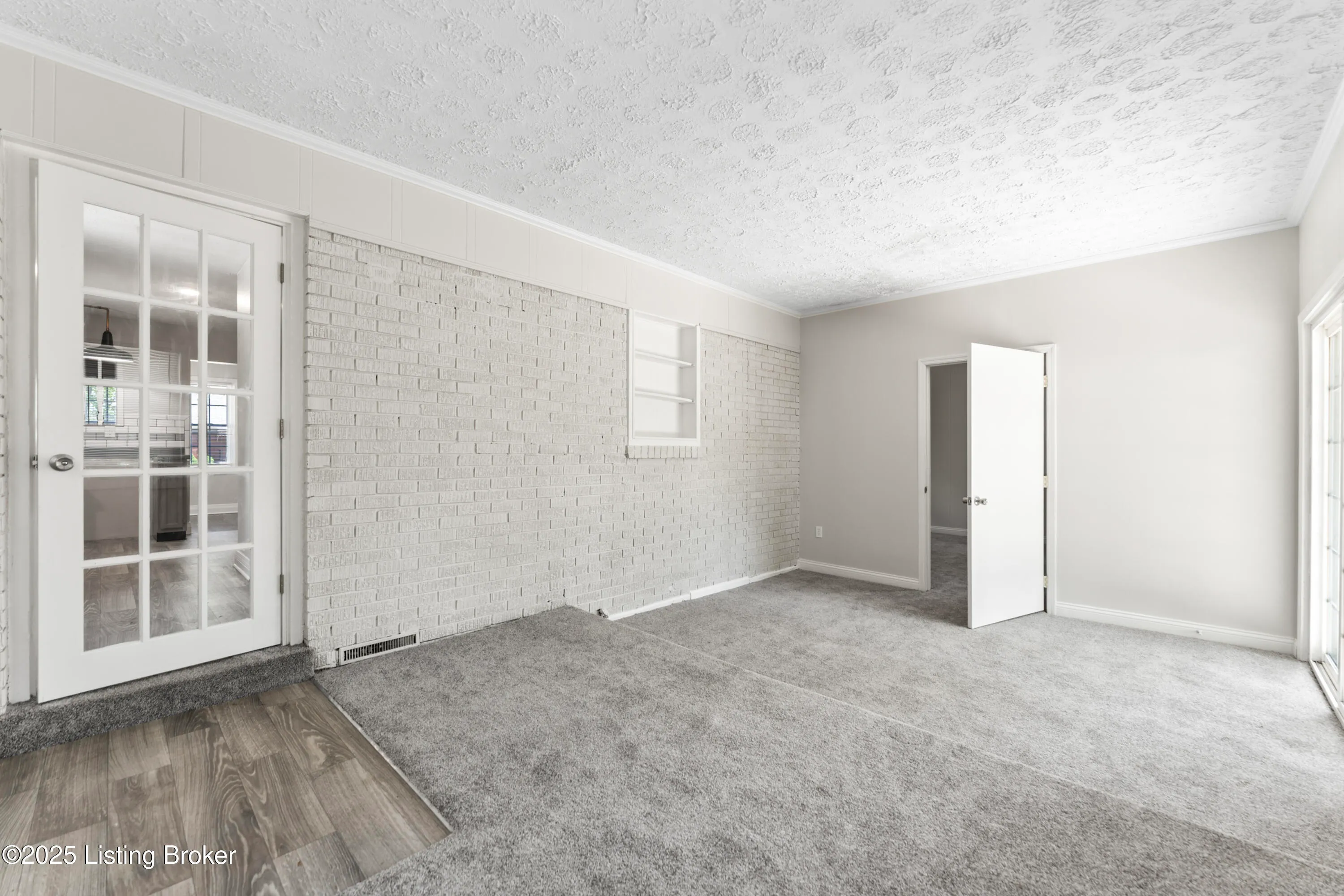 Louisville, Kentucky 40219, United States, 4 Bedrooms Bedrooms, ,2 BathroomsBathrooms,Residential,Active,189583