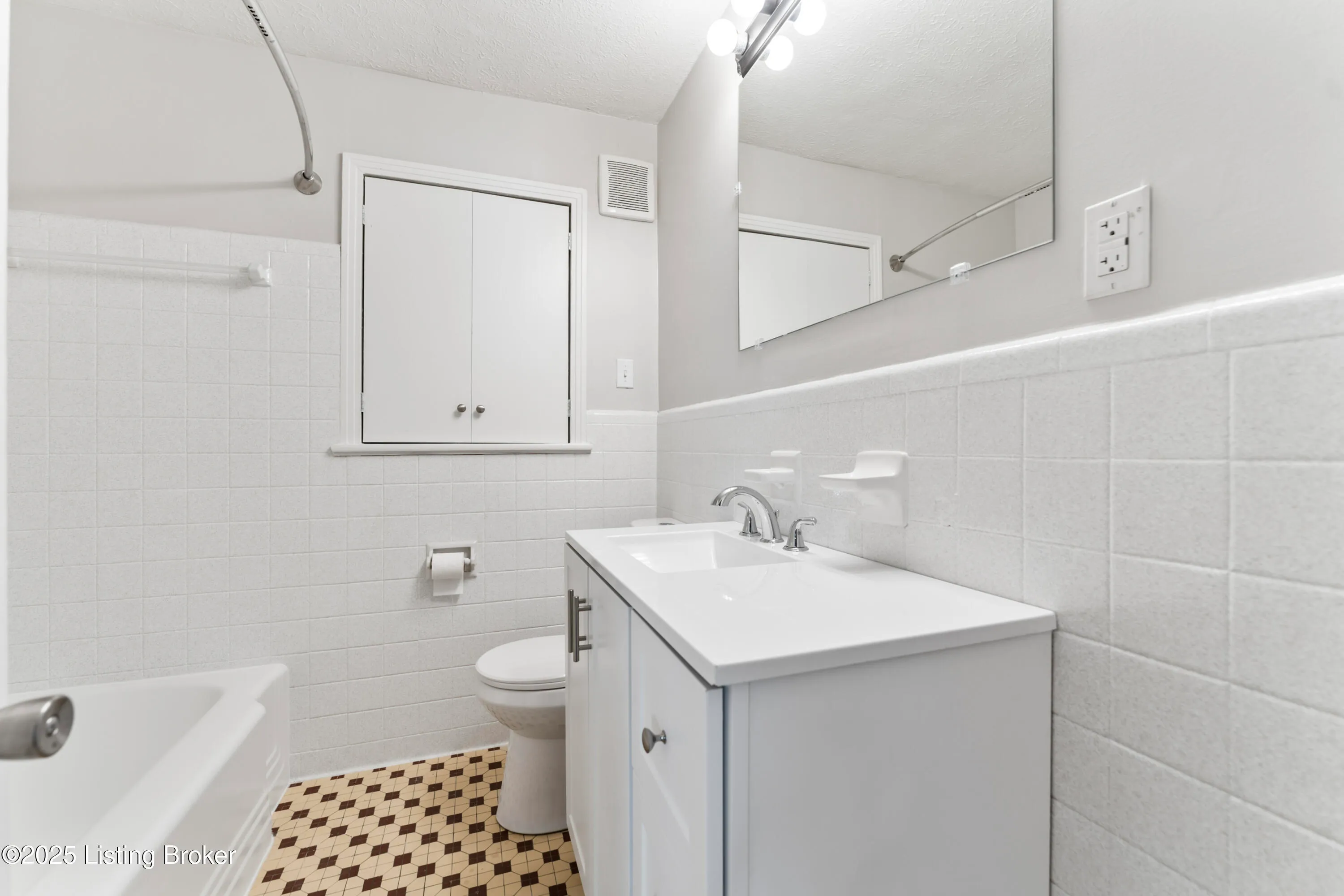 Louisville, Kentucky 40219, United States, 4 Bedrooms Bedrooms, ,2 BathroomsBathrooms,Residential,Active,189583