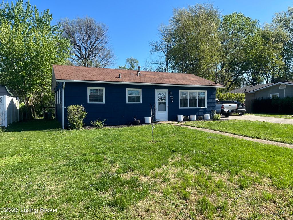 Photo of 9945 Appollo Ct, Louisville, KY 40272 (MLS # 1713640)