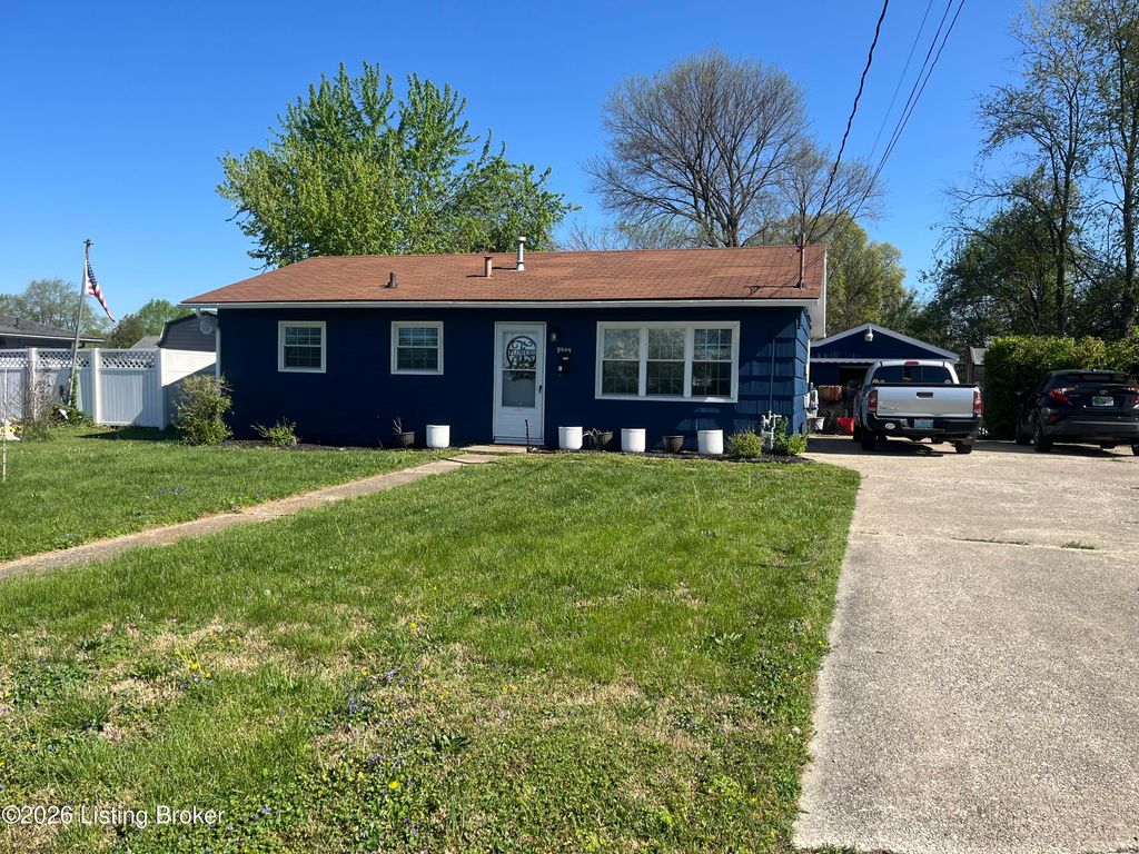 Photo of 9945 Appollo Ct, Louisville, KY 40272 (MLS # 1713640)