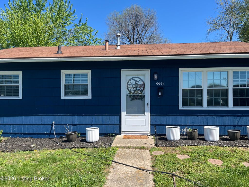 Photo of 9945 Appollo Ct, Louisville, KY 40272 (MLS # 1713640)