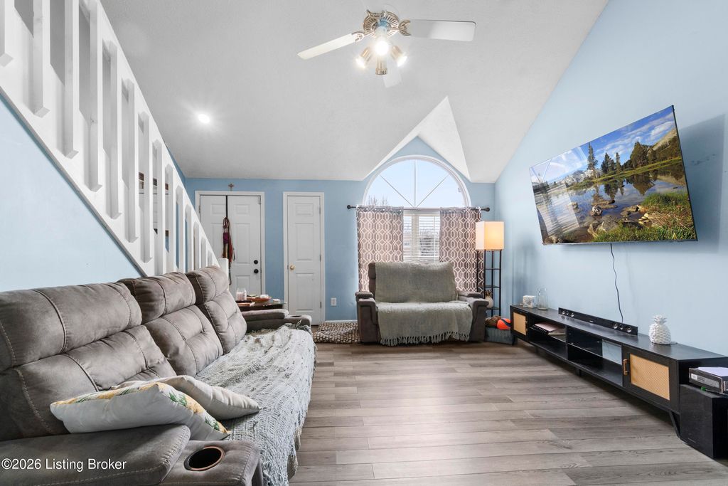 Photo of 1706 Cypress Ct, La Grange, KY 40031 (MLS # 1710770)