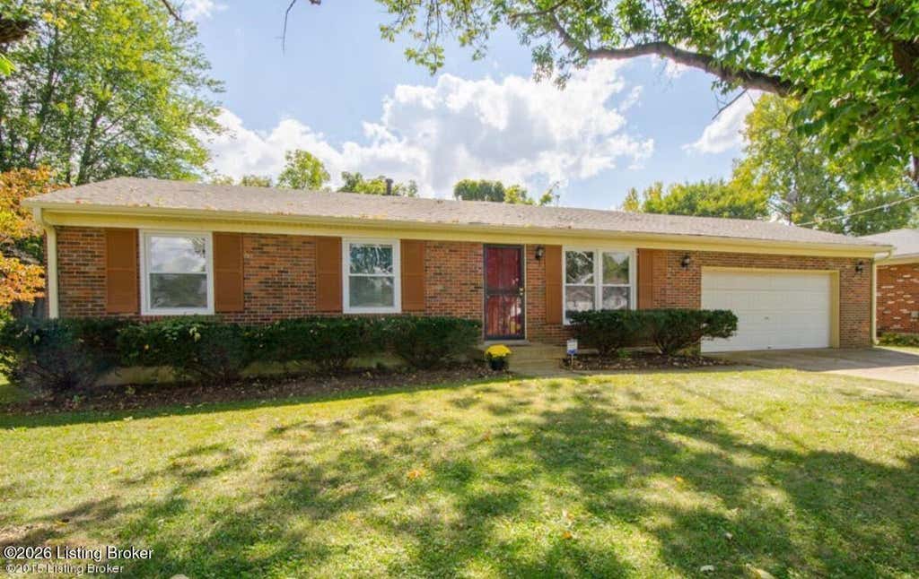 Photo of 5112 Mediterranean Ct, Louisville, KY 40219 (MLS # 1722507)