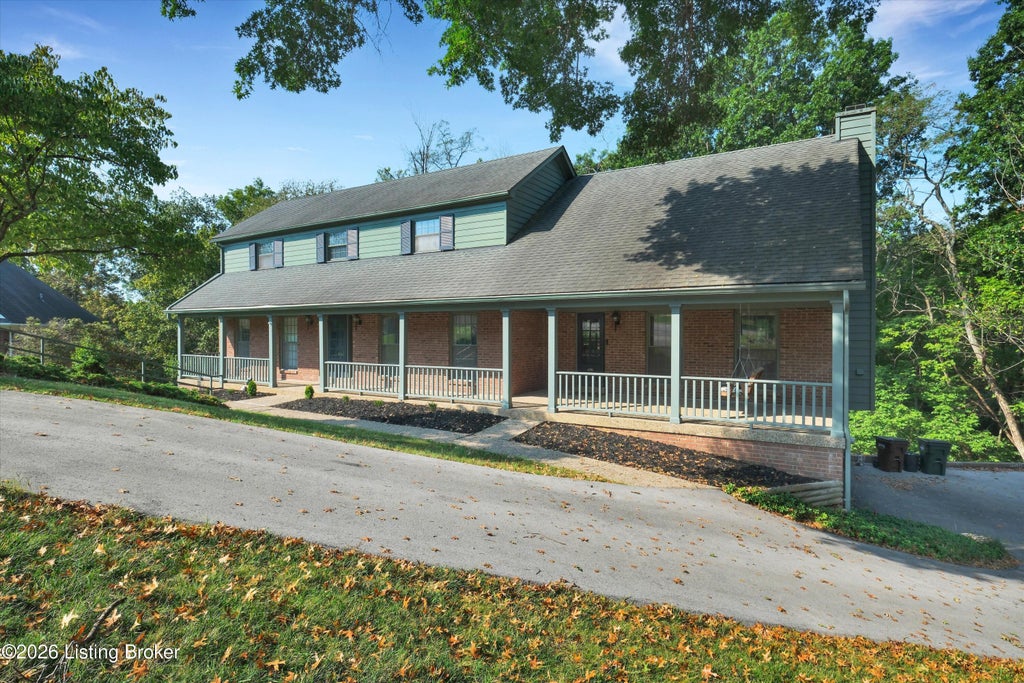 Photo of 6302 Rockingham Ct, Prospect, KY 40059 (MLS # 1729544)