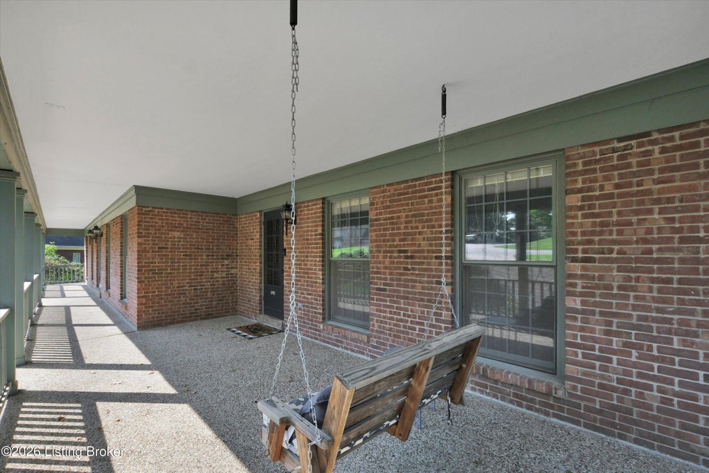 Photo of 6302 Rockingham Ct, Prospect, KY 40059 (MLS # 1729544)