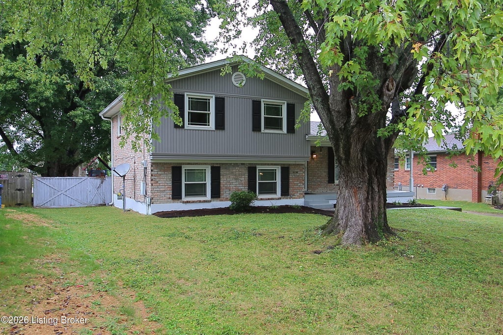 Photo of 3509 Locklee Rd, Louisville, KY 40214 (MLS # 1731115)