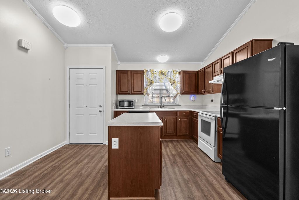 Photo of 140 Charlton Wynde Dr, Louisville, KY 40245 (MLS # 1706699)