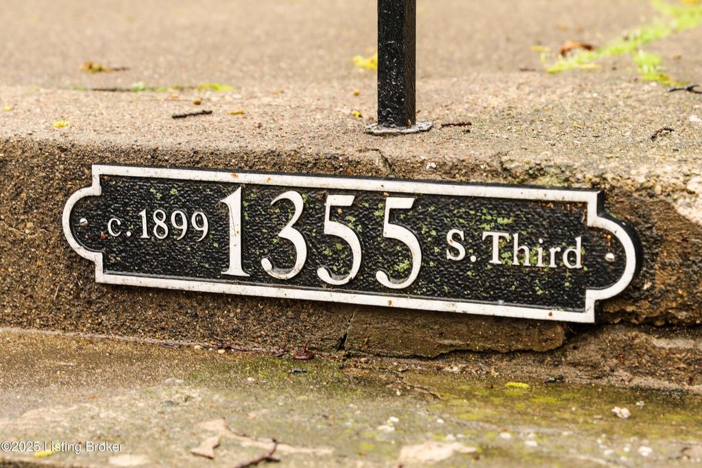 Photo of 1355 S 3rd St, Louisville, KY 40208 (MLS # 1687796)