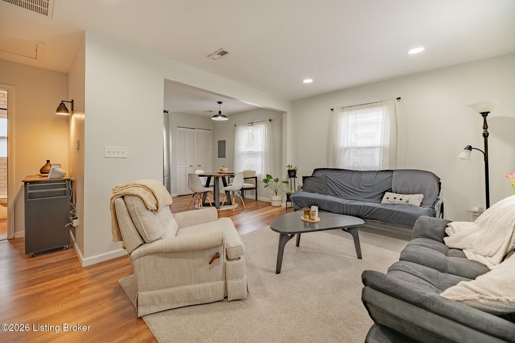 Photo of 4922 S 2nd St, Louisville, KY 40214 (MLS # 1713715)