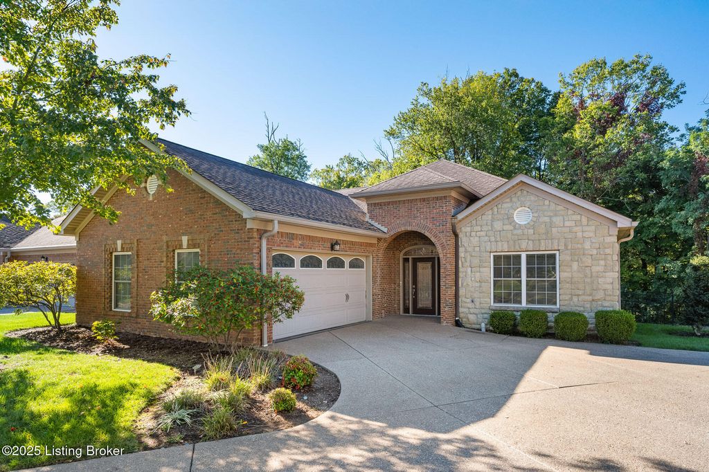 Photo of 10622 Riva Rd, Louisville, KY 40223 (MLS # 1700199)