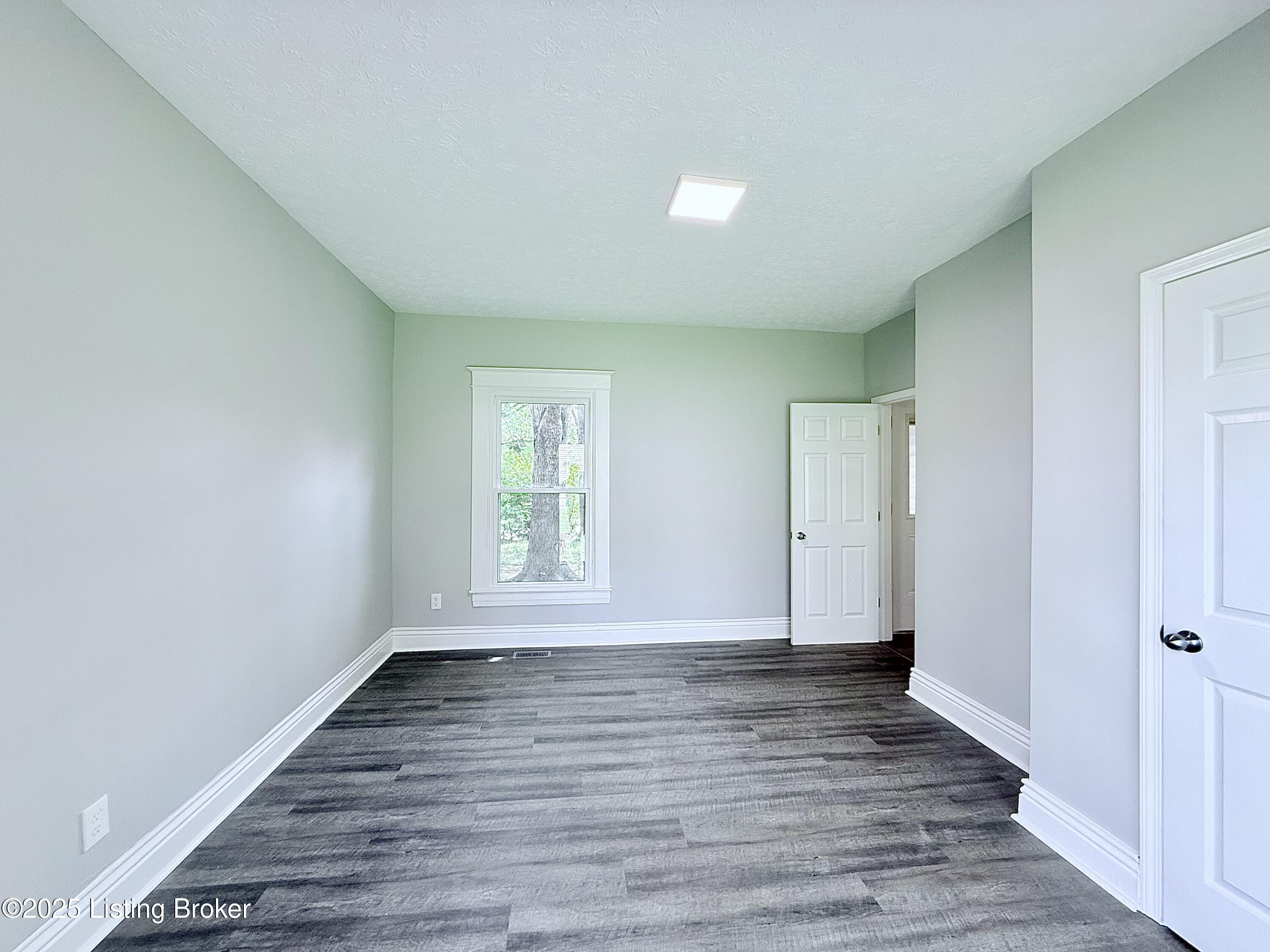 713 E Hill St, Louisville, Pennsylvania image 26