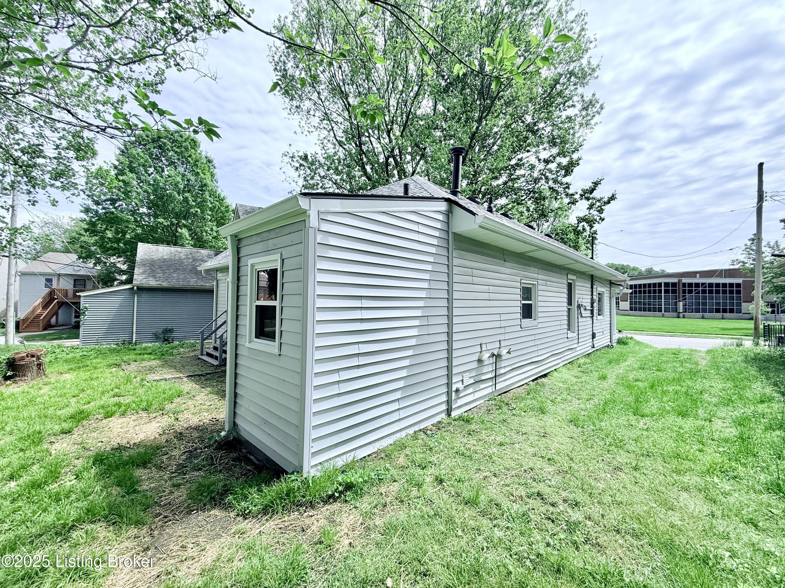 713 E Hill St, Louisville, Pennsylvania image 30