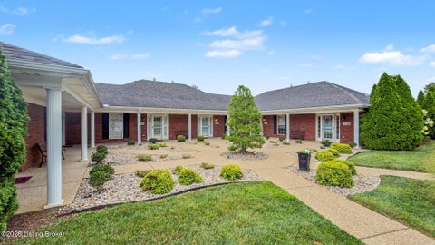 Condo For Sale - 7250 Briscoe Vista Way<br/> Louisville, KY 40228