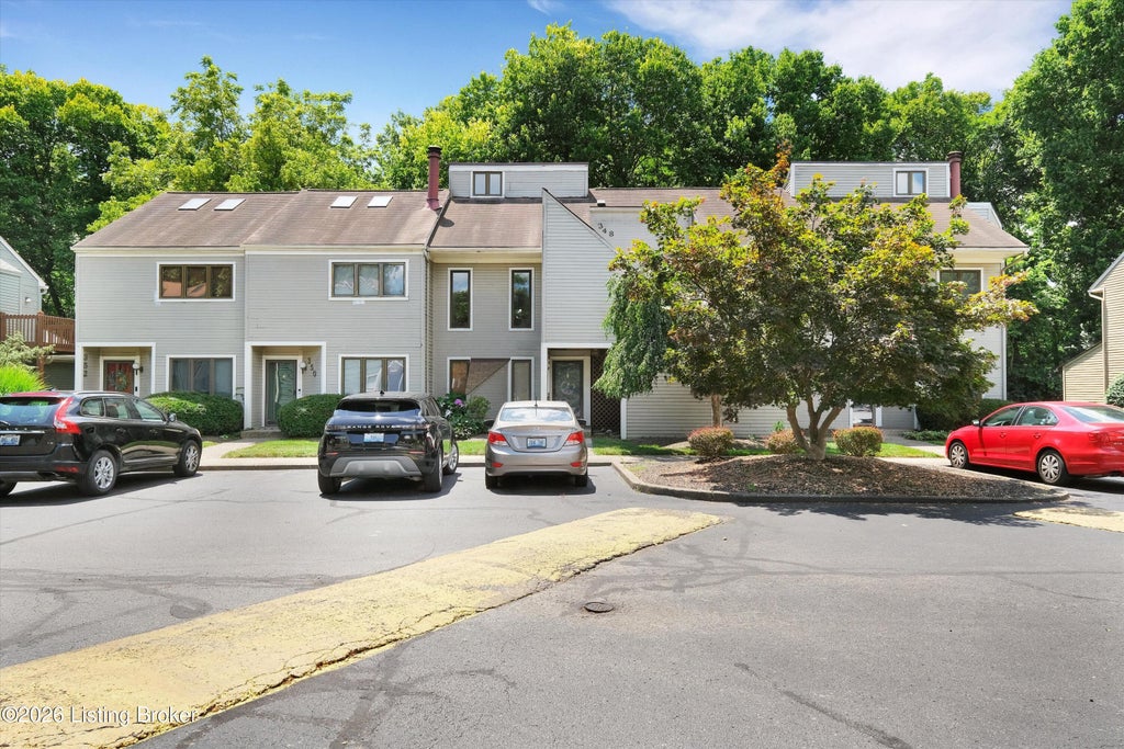 Photo of 348 Crescent Spring Dr, Louisville, KY 40206 (MLS # 1725760)