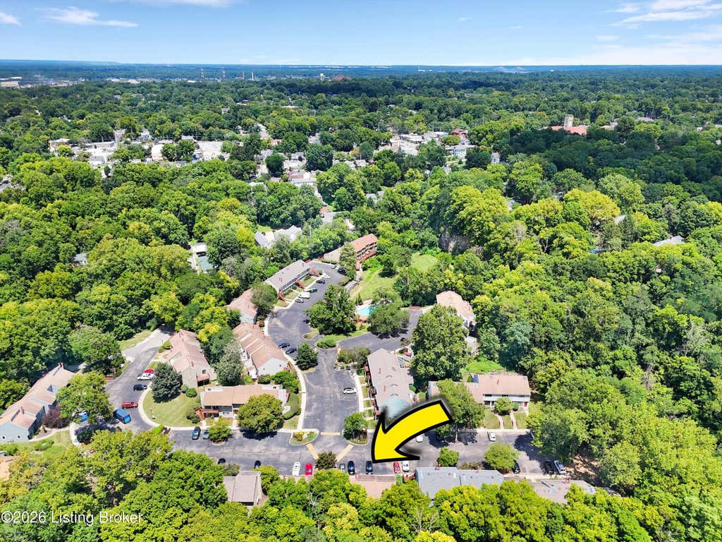 Photo of 348 Crescent Spring Dr, Louisville, KY 40206 (MLS # 1725760)